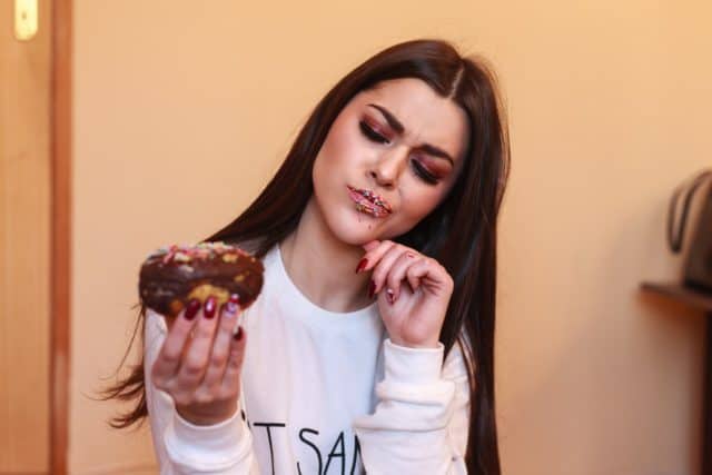 How to Control Hunger Pangs and Stop Eating Late at Night