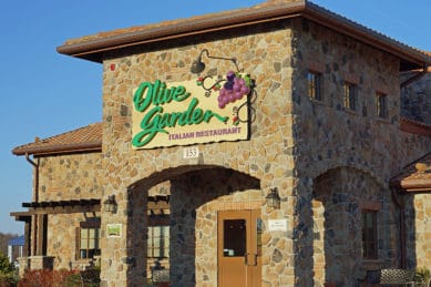 How much does Olive Garden pay its employees?