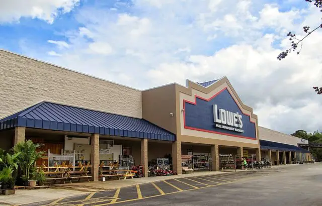 See the answer to "how do I apply for a job at Lowe's online?"